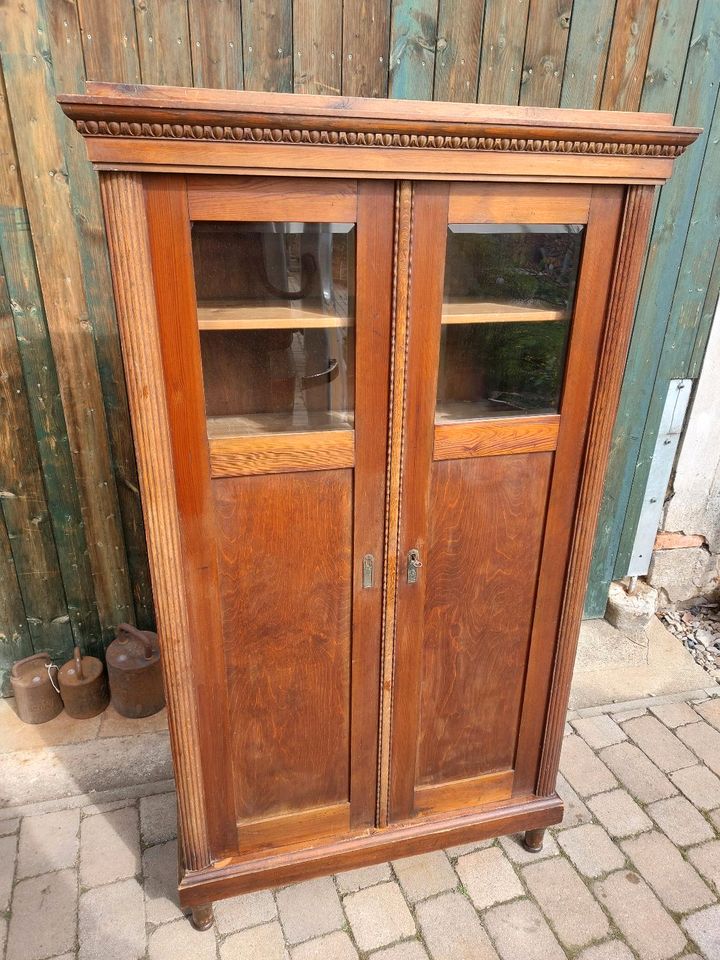 Alter Bücherschrank Regal Vitrine Holzschrank Antik in Leipzig