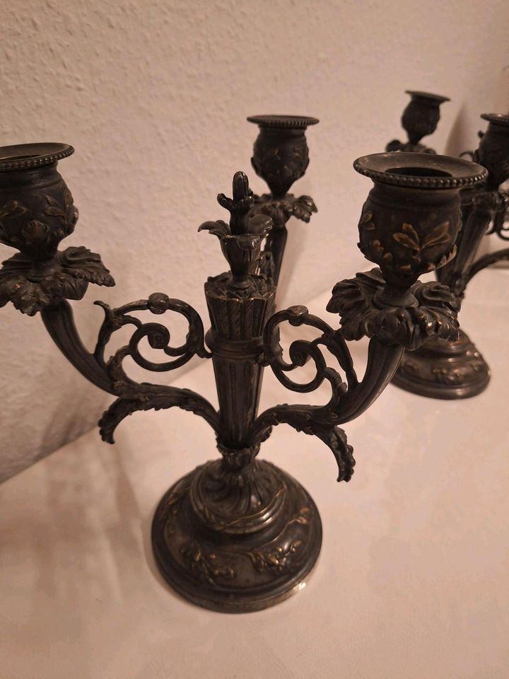 Antike Kerzenständer in Winsen (Aller)