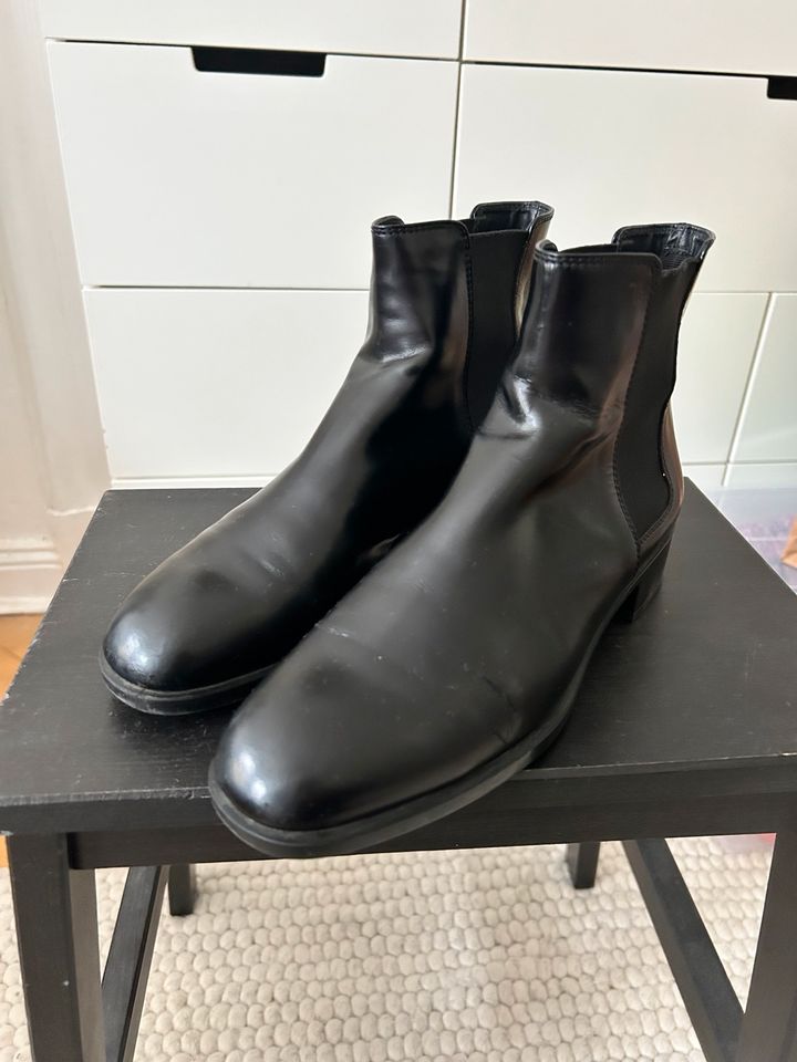 Tods Stiefelette 39 schwarz in Berlin