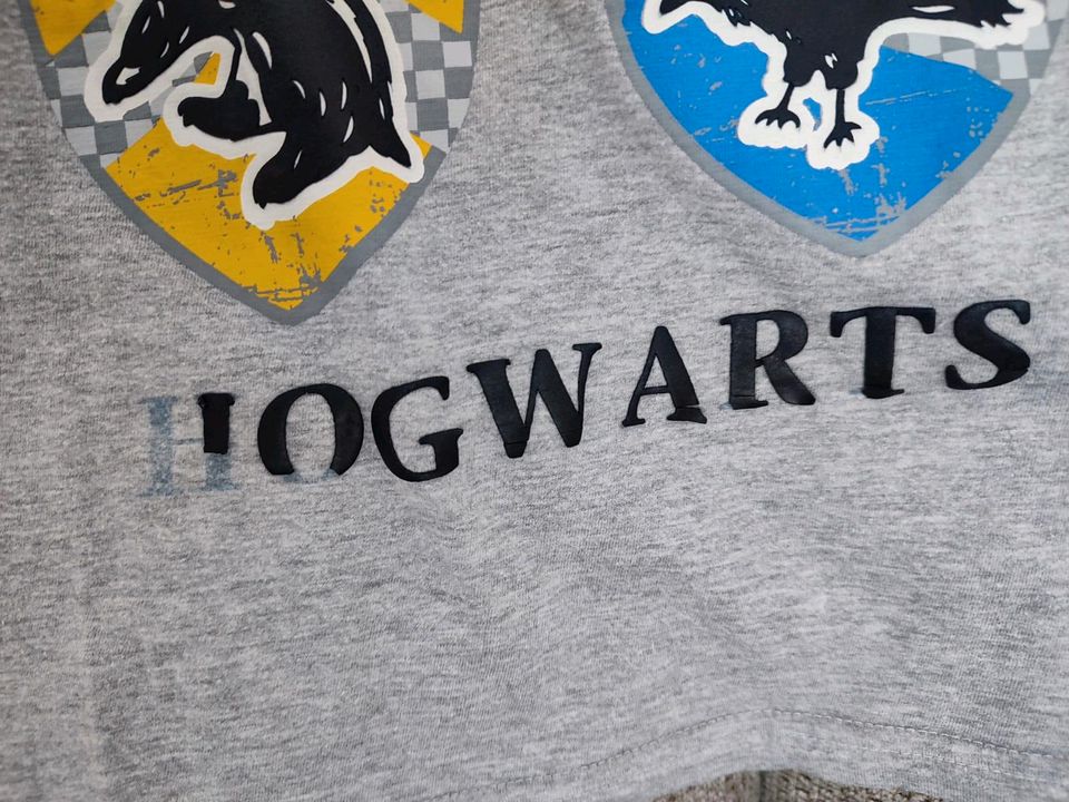 Hogwarts Harry Potter Shirt kurze Hose Größe 152 eher kleiner in Schneeberg
