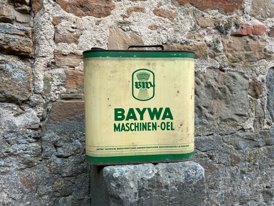Baywa Maschinen-Oel Kanister Oelkanister alt kein Esso, Shell in Wonfurt