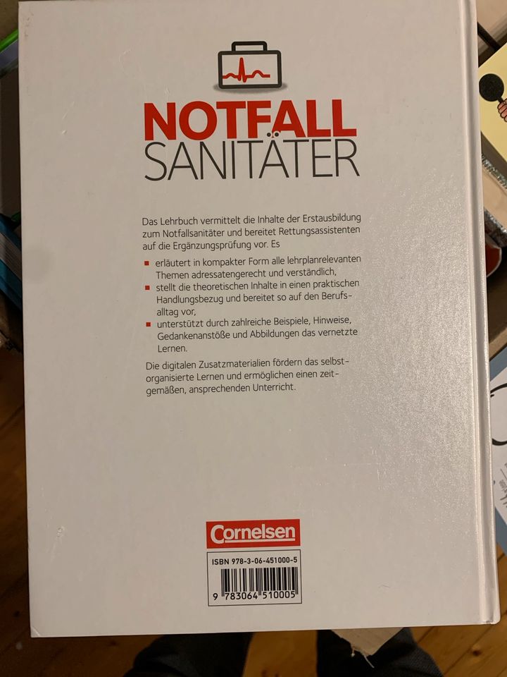 Lehrbuch „Notfallsanitäter“ von Cornelsen unbenutzt inkl. E-Book in Potsdam