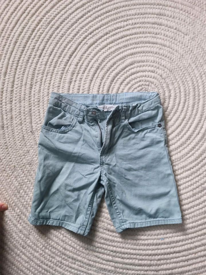 Shorts mint H&M Gr. 116 in Marburg