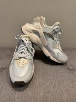 Nike Air Huarache hellblau-weiß 37,5 Rheinland-Pfalz - Heidesheim Vorschau