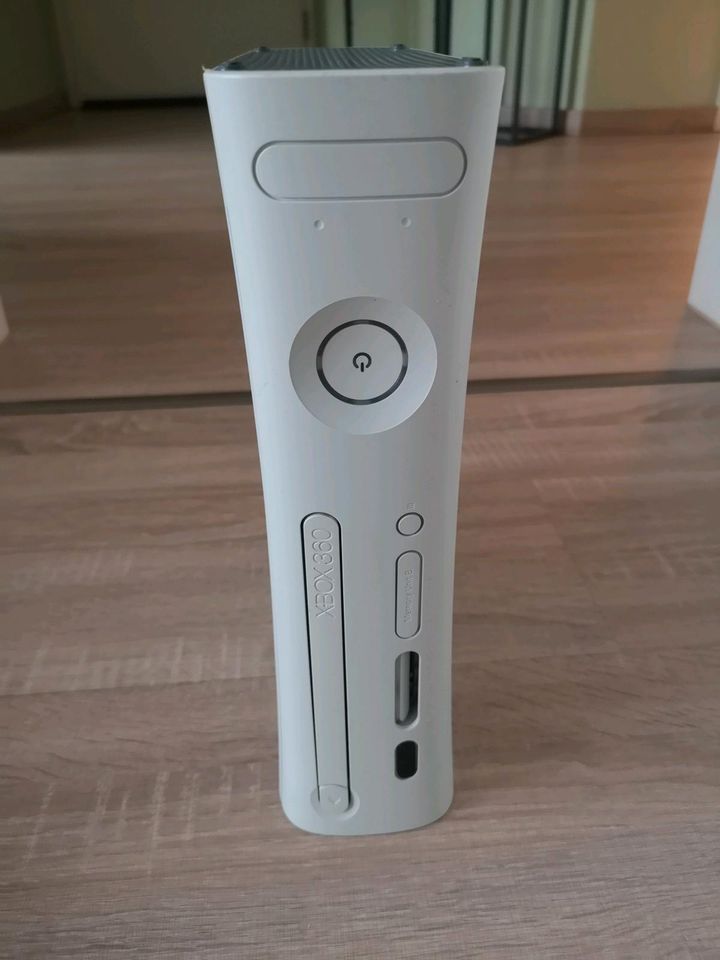 Xbox 360 konsole inklusive Spiele und Zubehör Top Zustand in Bautzen