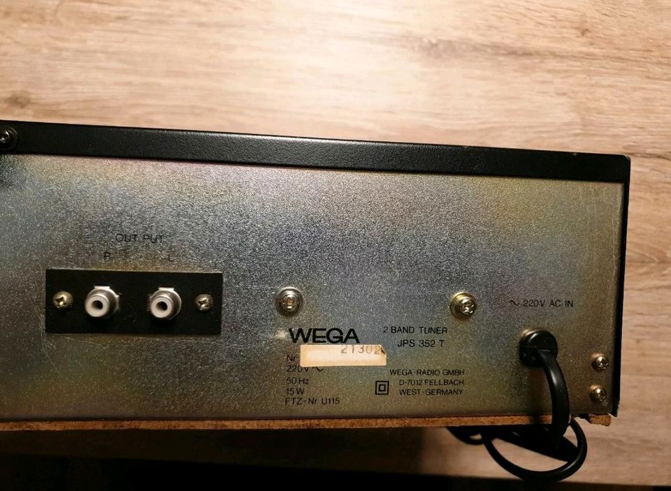 WEGA Radio JPS 352 T 2Band Tuner in Pulheim