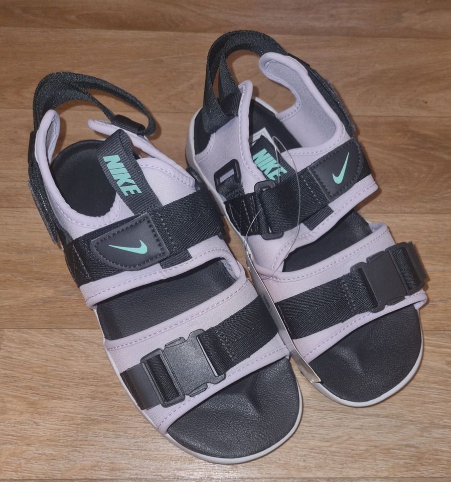 Nike Canyon Sandalen Sommerschuhe Damen Gr.38  US 7 UK 4,5 neu in Augsburg