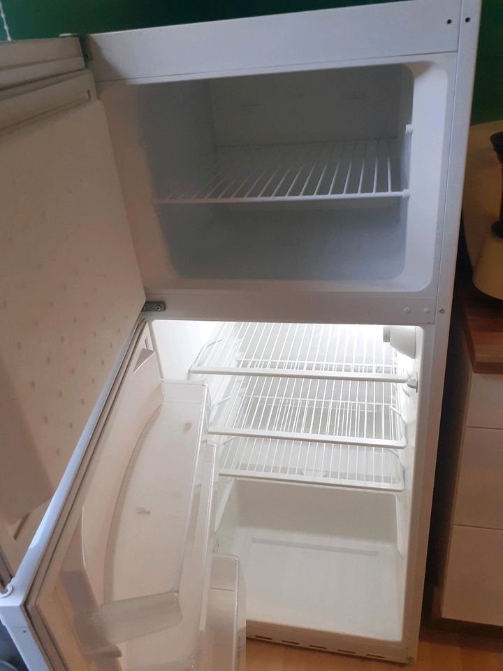 Kühlschrank mit Gefrierfach in München