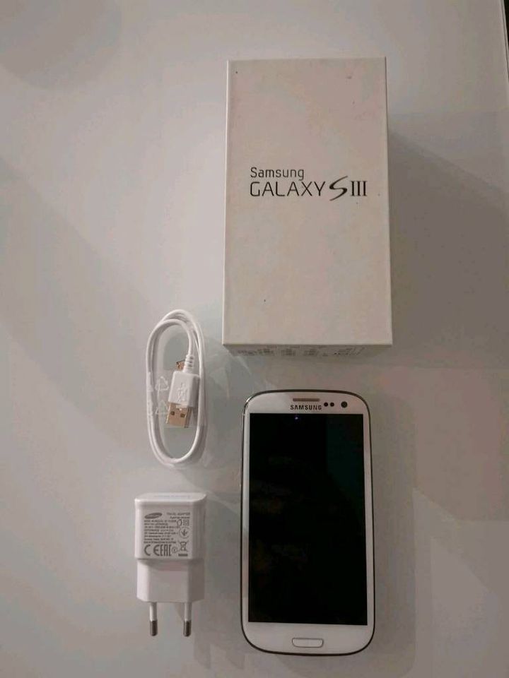 Samsung Galaxy S3 GT-I9300 Handy in der Farbe weiß 16GB Speicher in Jagstzell