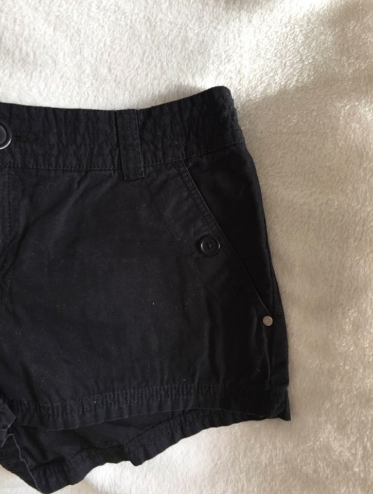 H&M Shorts Hotpants Gr. S 36 schwarz in Düsseldorf