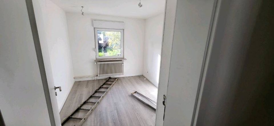 Haus EFH zu verkaufen - Hermann Röchling Höhe 4ZKB + Keller + Gar in Völklingen