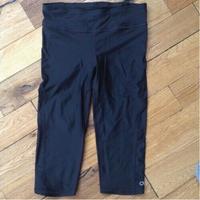 NEU: Schwarze GAP-Jogginghose/Sporthose/Trainingshose/Capri Hessen - Karben Vorschau