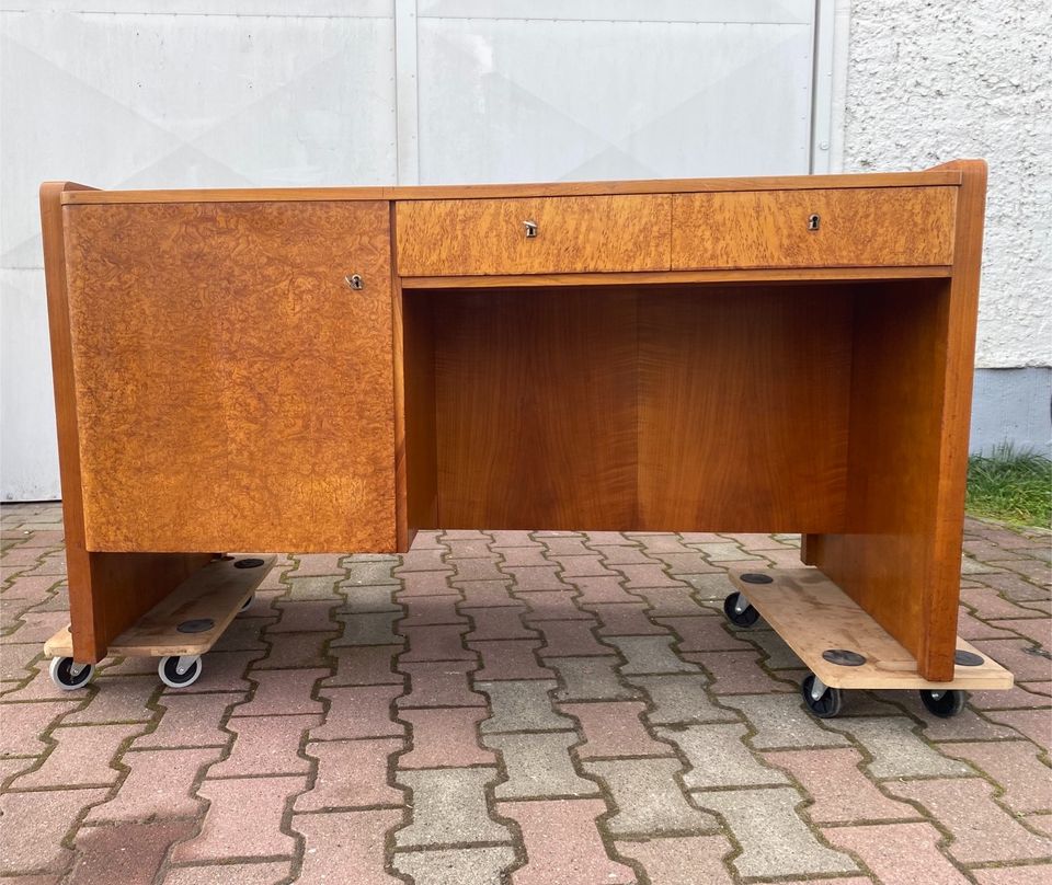 MIDCENTURY/Schreibtisch/60er/retro/vintage/furniert/Schlüssel in Berlin