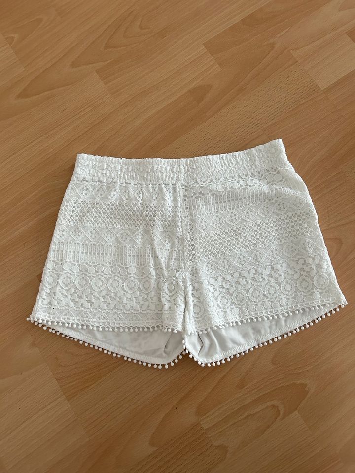 Süße weiße kurze Hose/ Shorts in Weilheim i.OB