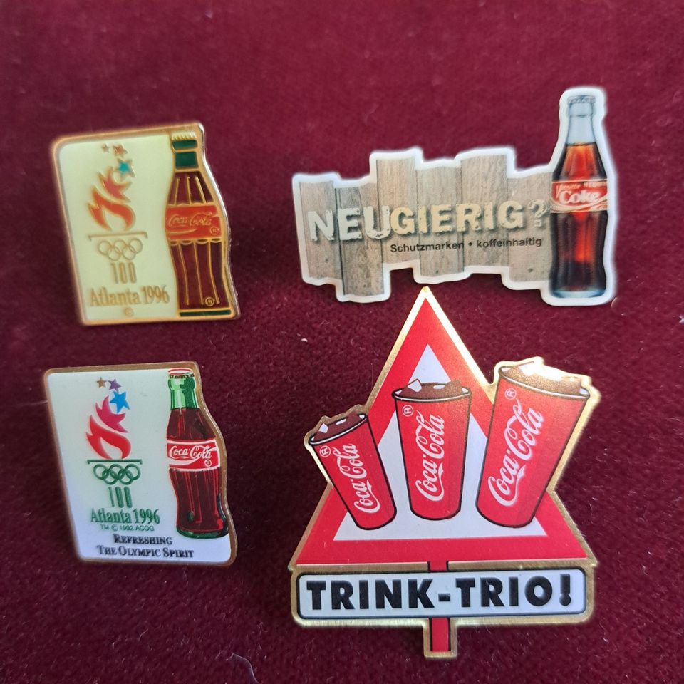 4 Anstecker Pins Coca Cola in Nörvenich