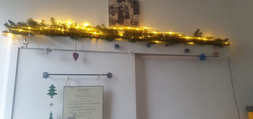Weihnachts Girlande mit Licht und Deko in Mönchengladbach