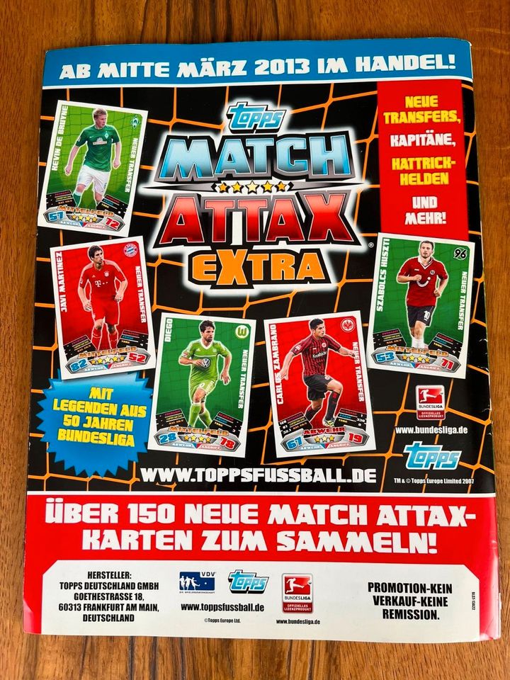 Topps Fussball Bundesliga 2012/2013 Sticker Album fast komplett in Sulzbach