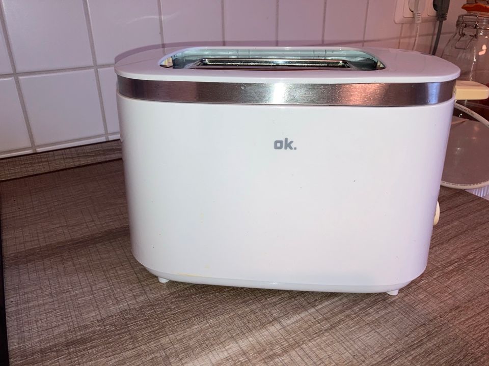 Toaster in voll funktionsfähigem Zustand. in Leipzig