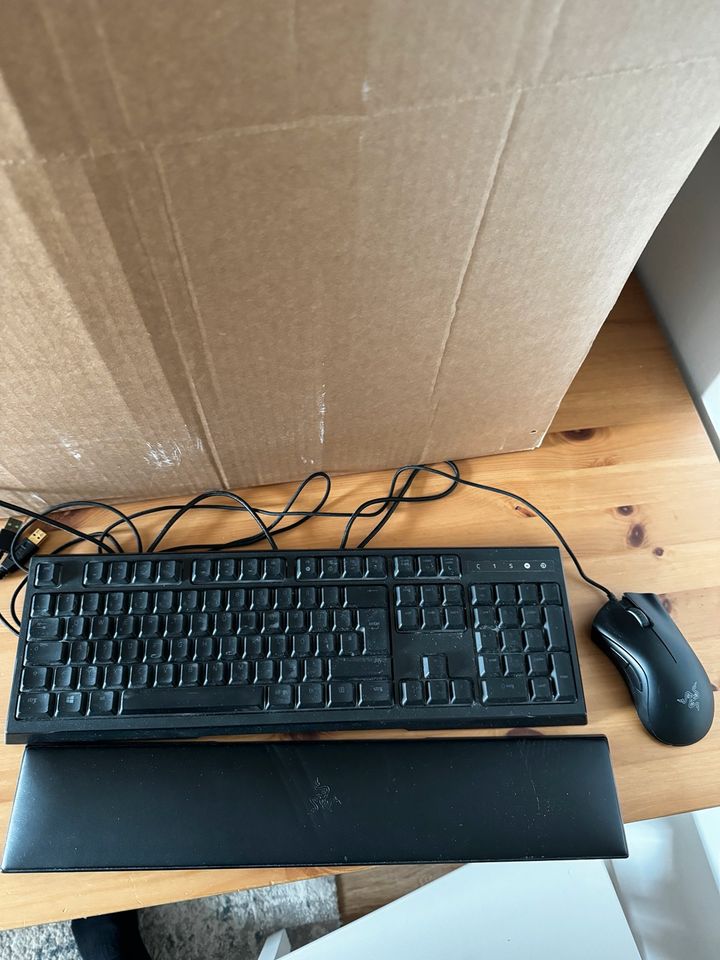 Razer Gaming Tastatur + Maus in Schenefeld