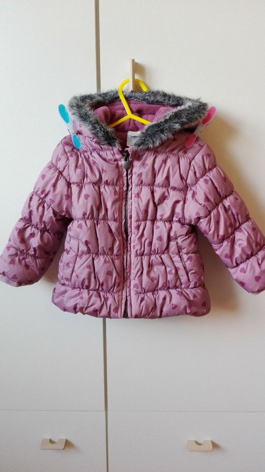 babyclub C&A Winterjacke altrosa Herzen Größe 80 in Rehna