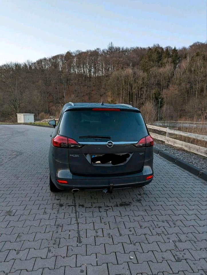 Opel Zafira Tourer 2.0 C Automatik 7sitzer ps 170 Kamera in Meinerzhagen