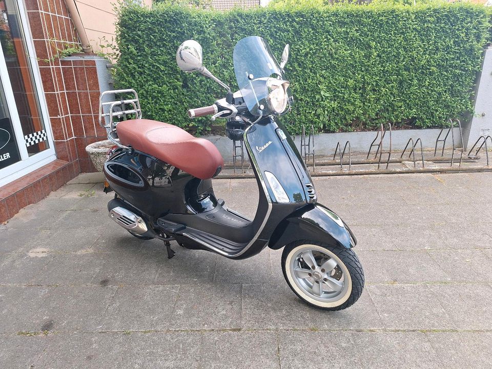 Vespa Primavera 50 4t bj 2015 in Bremerhaven