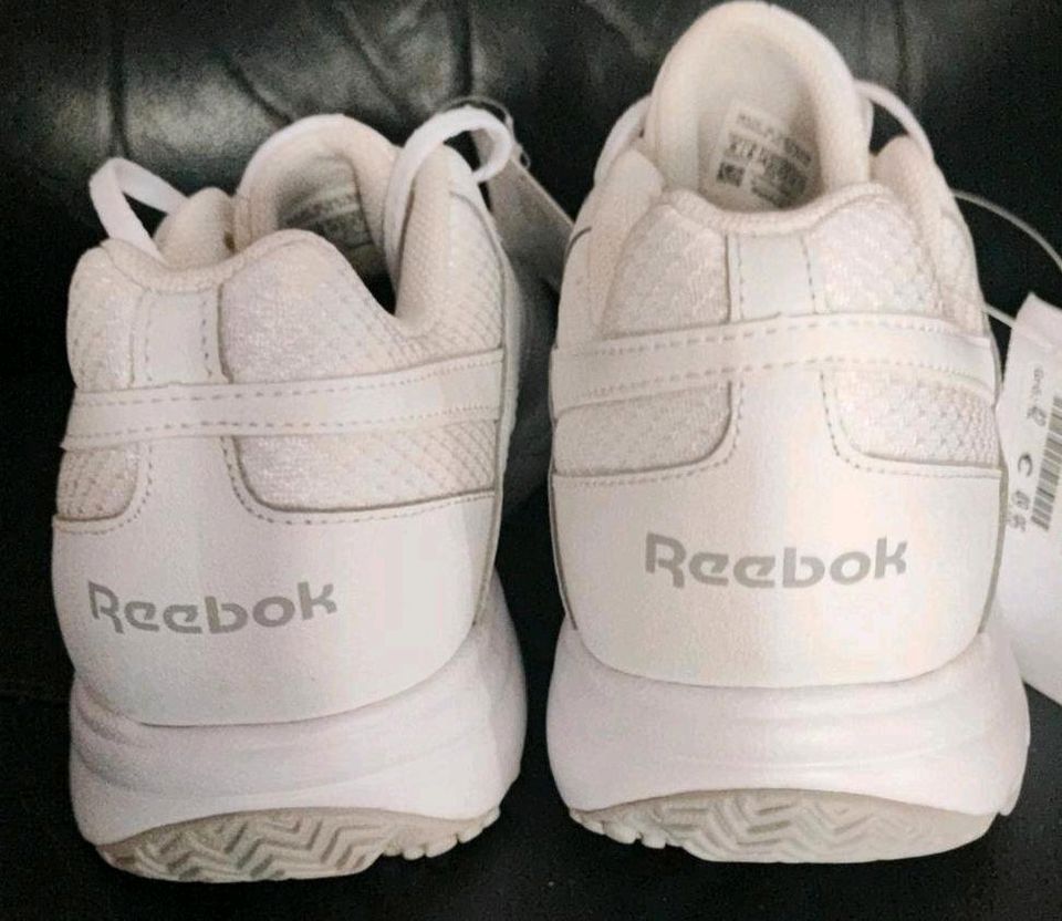 Reebok Herren Sneaker Sportschuhe Gr. 42 neu in Köln