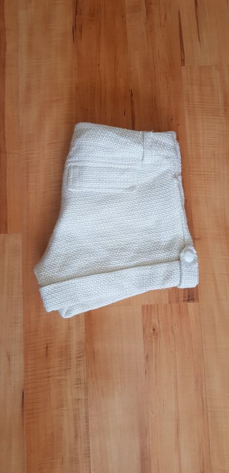 Schöne Shorts in Weiß Gr.: S - Sehr gut erhalten in Rheine