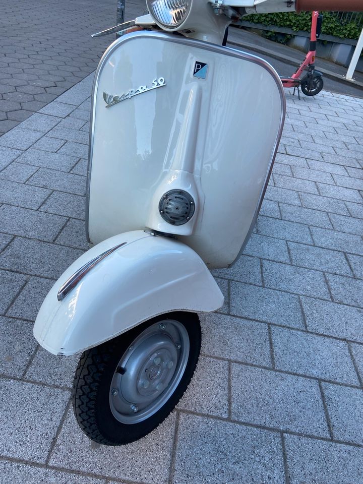 Ich verkaufe meine Vespa in Hamburg