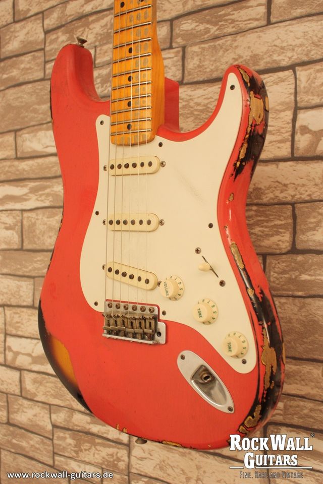 ✅   Fender Stratocaster 57 Custom Shop Fiesta Red over Sunburst in Centrum