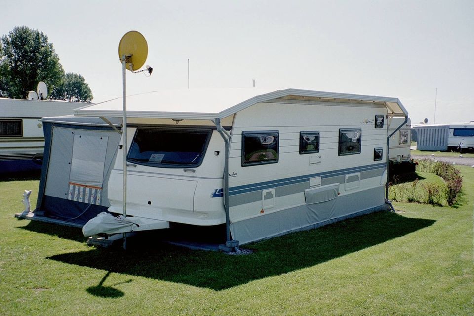 WARU Wohnwagen Schutzdach Vorzeltdach Carport in Lensahn