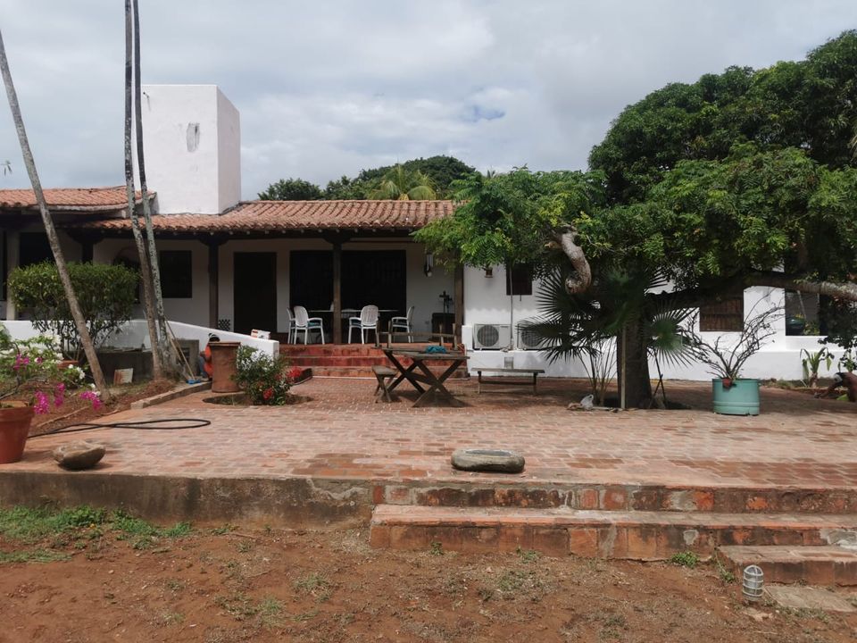 Hacienda, Haus mit Pool, Boot auf der karibische Insel Margarita in Rehm-Flehde-Bargen