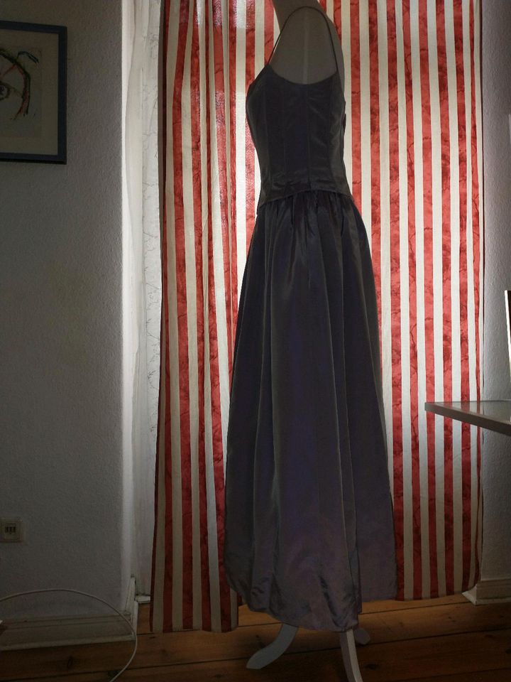 Ball - Abendkleid Korsage helles lila Seidenstohla Gr. M / 38 in Berlin