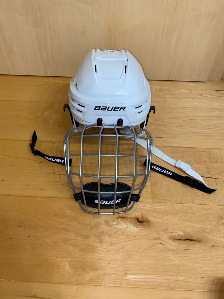 Bauer Reakt 85 M Eishockeyhelm *Neu* *inklusive Versand* in Bietigheim-Bissingen