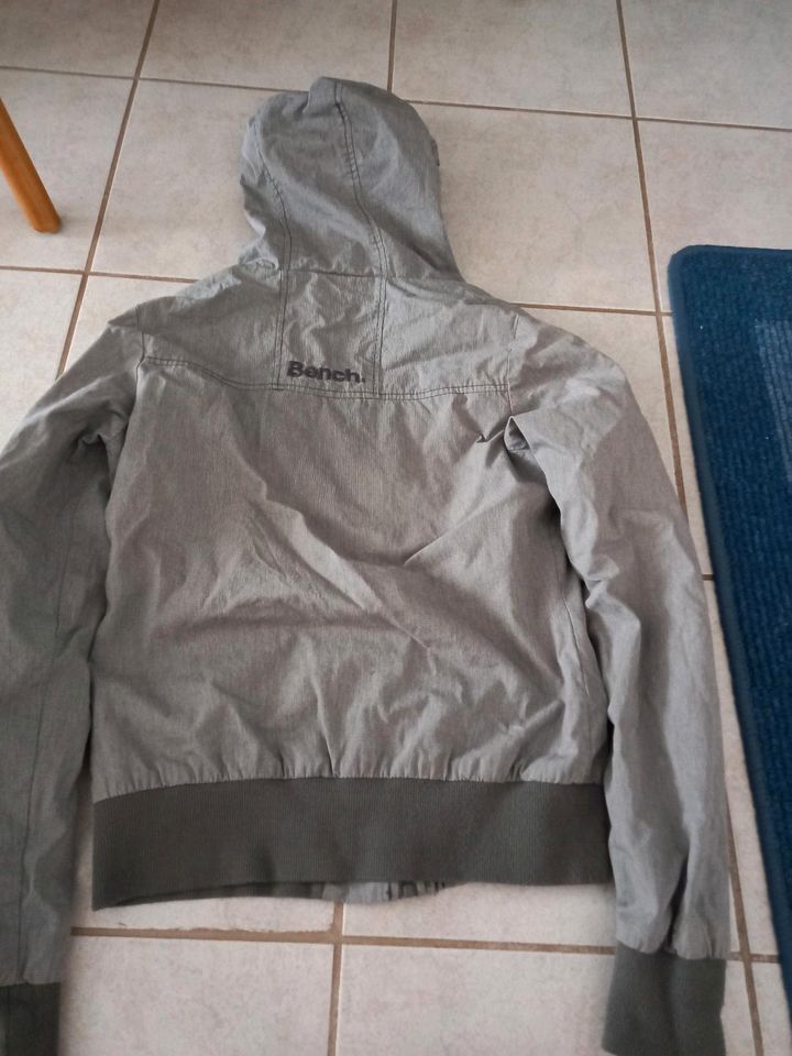 Bench Jacke gr. M in Clenze