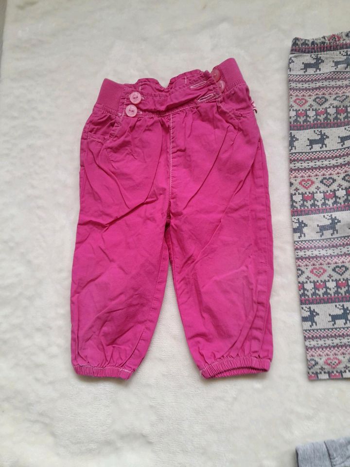 4 dünne hosen gr. 74/80 h&m, buble Gum johhonh Stoff leggings in Göttingen