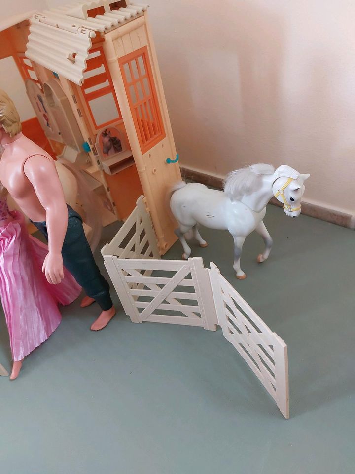 Barbie set mit Pferd Stahl in Großbeeren