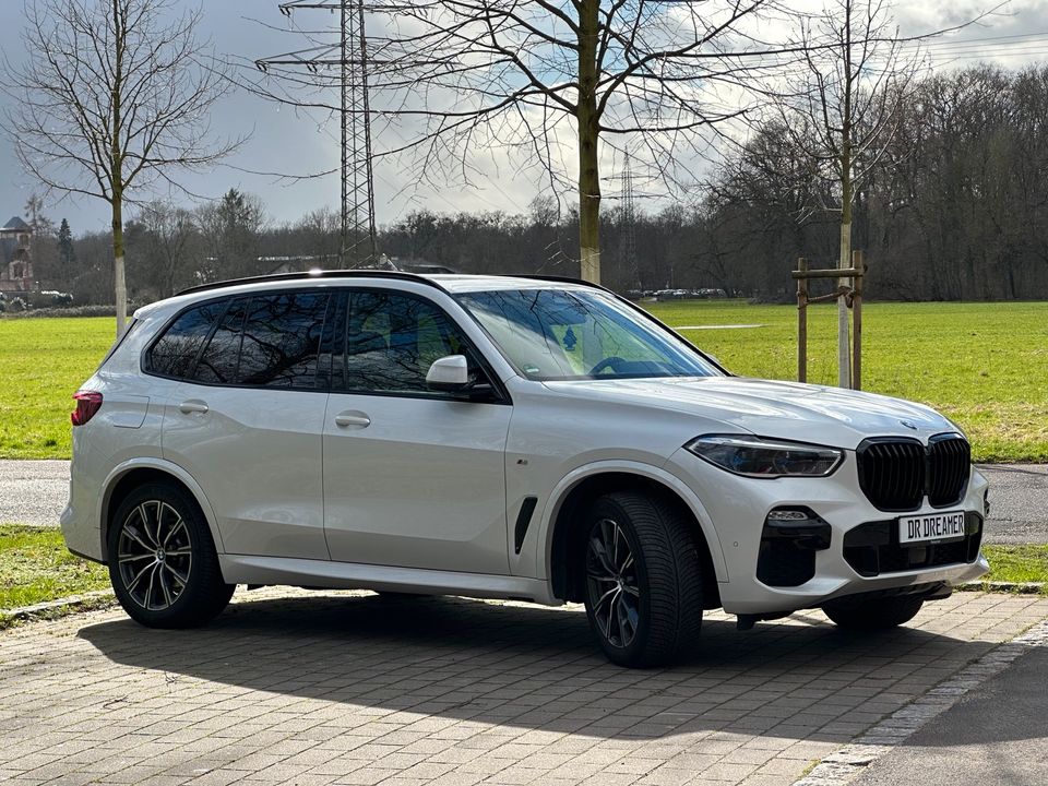 BMW X5 30d M Paket Alpinweiss LASER PANO HUD AHK RFK in Hanau