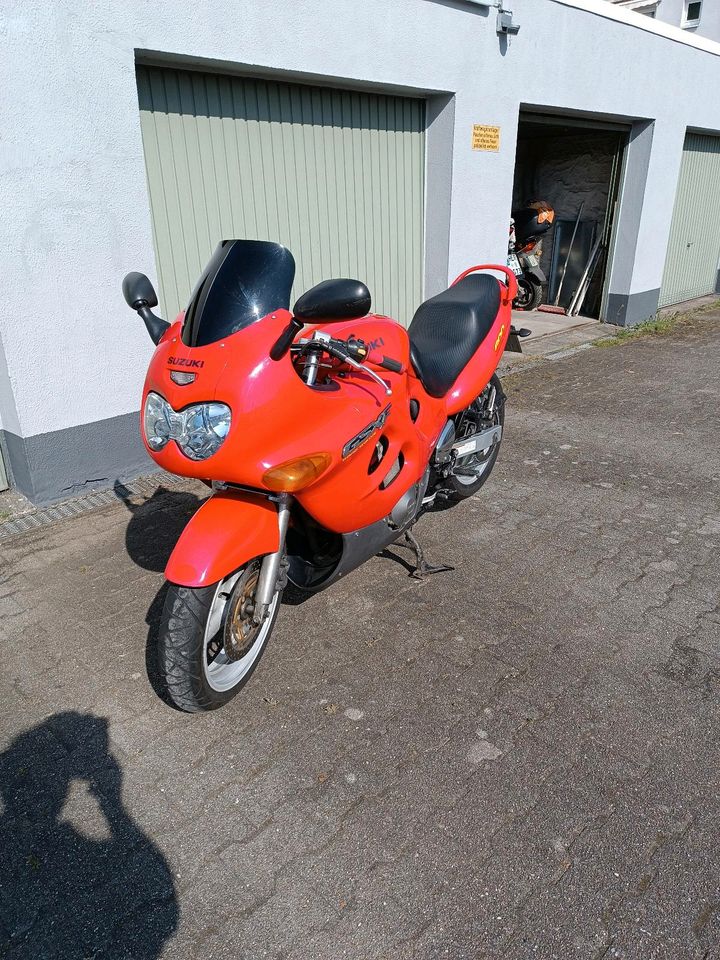 Suzuki GSX-F in Herne