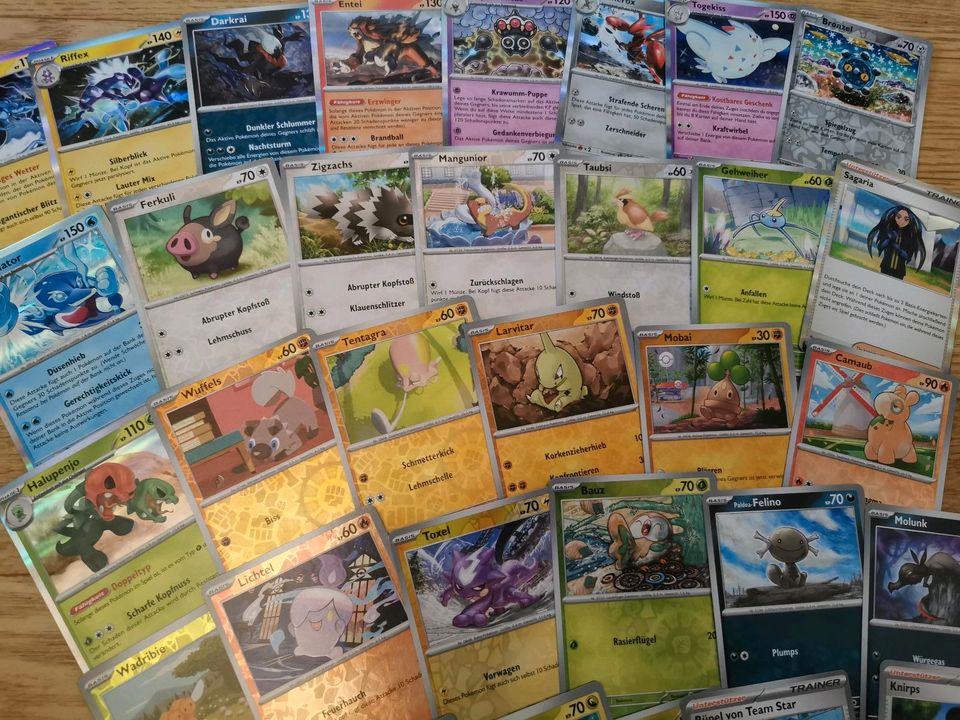 Pokémon Holo, glänzend und normale Karten Pack "3" in Rostock