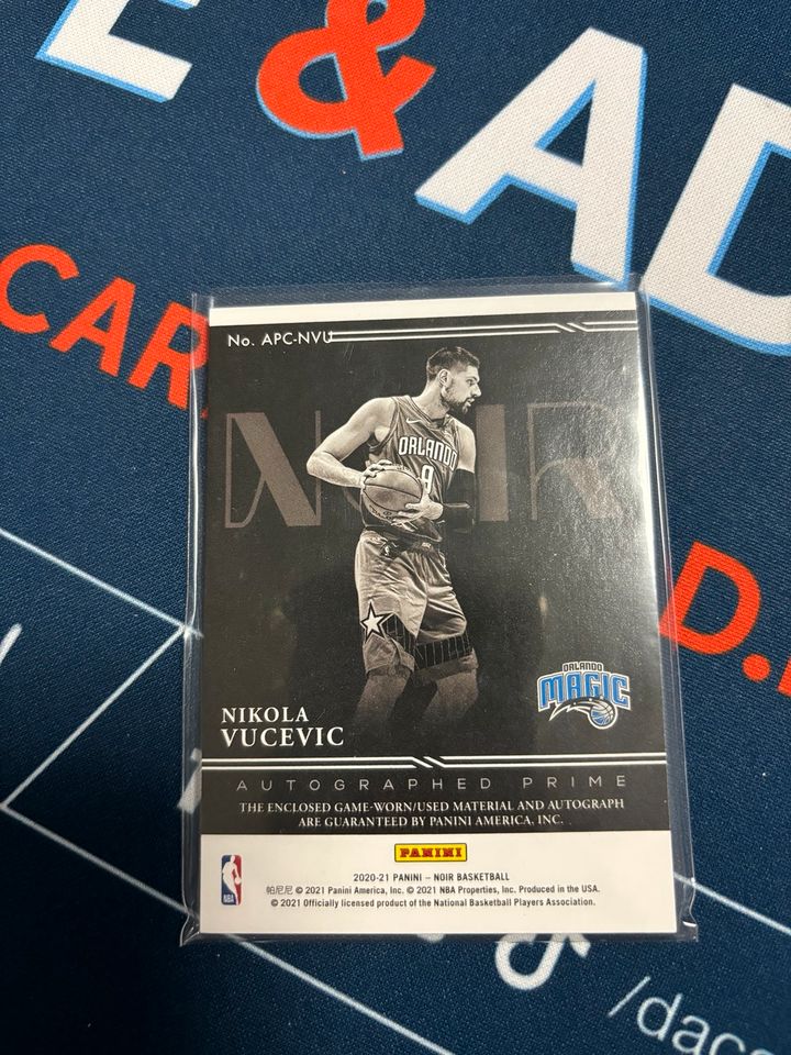 Panini Noir Nikola Vucevic Auto on Card Triple Patch /40 in Köln