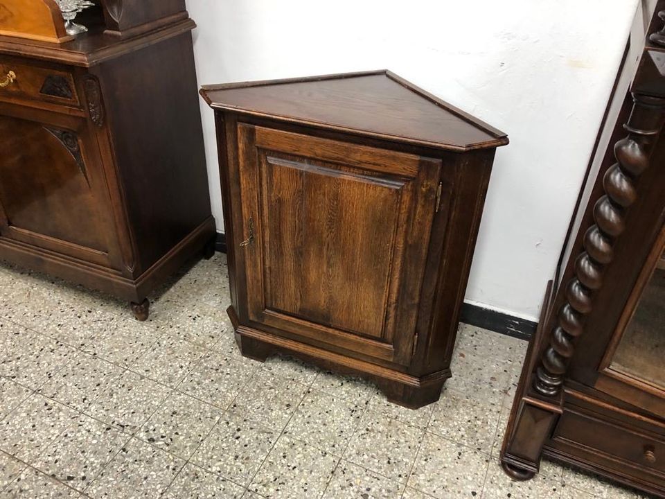 Alter Schöner Eckschrank dunkel Eck-Schrank antik Stil in Völklingen