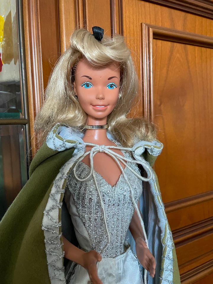 Original Supersize Barbie mit Original Kleidung 1976 in Uetze