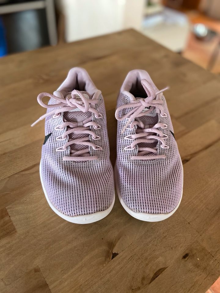 Nike Flex Gr. 38 rosa in Neukirchen/Erzgeb