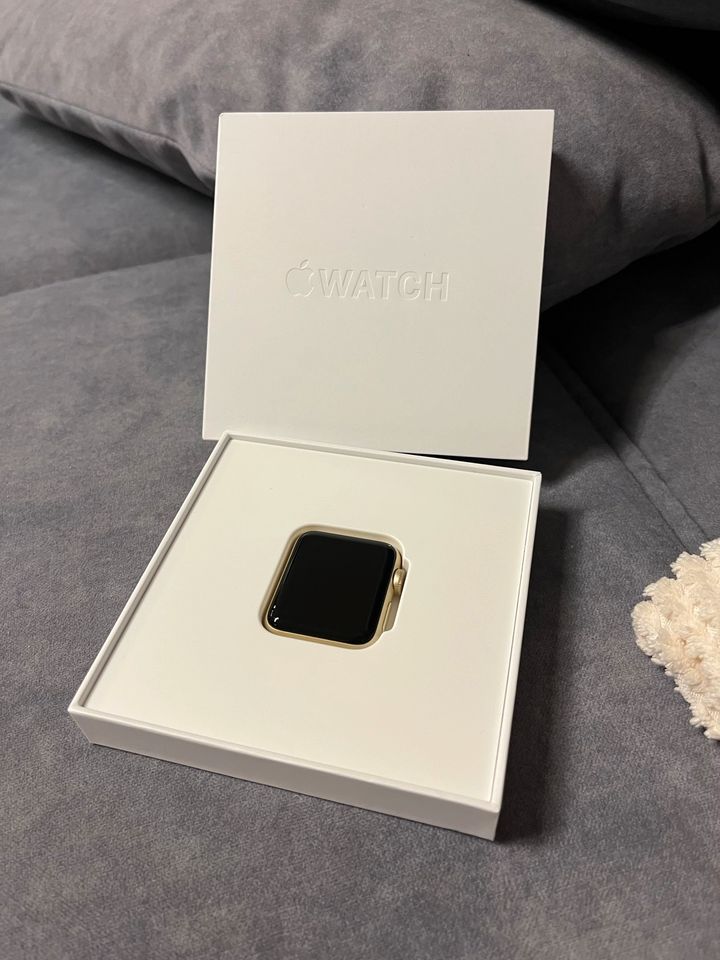 Apple Watch Series 2 38 mm Gold gebraucht in Regnitzlosau