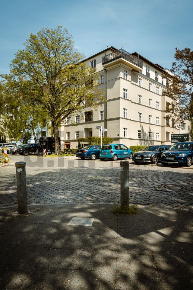 Wunderschöne, vermietete Altbauwohnung in der Flotowstraße als Kapitalanlage in Berlin