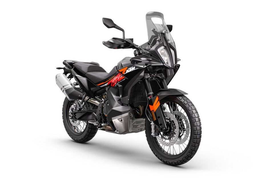 KTM 790 Adventure 2023 weiß oder schwarz in Offingen