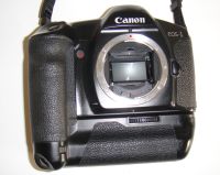 Canon Eos 1 Profikamera (Body) mit Booster (PBE1) Niedersachsen - Bad Rothenfelde Vorschau