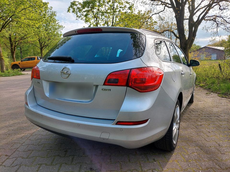 Opel Astra Sport Tourer 1.7 CDTi, 110 HP, TÜV bis 05.2026 in Kaltenkirchen