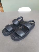 Copenhagen Studios Sandalen Schuhe Leder schwarz 41 Niedersachsen - Stelle Vorschau